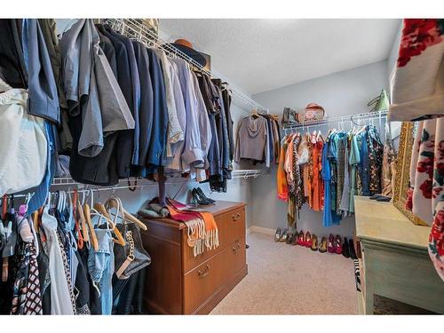 153 Marquis Point Se, Calgary, AB - Indoor With Storage