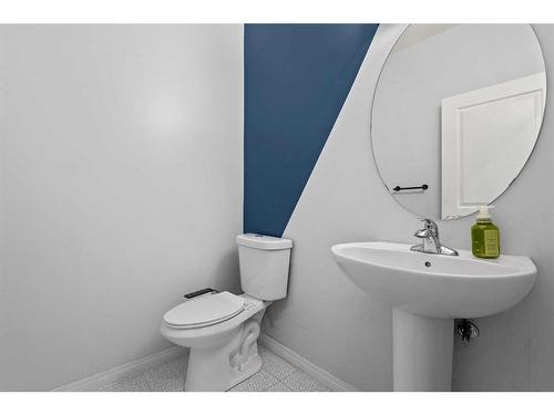 114 Sherwood Mews Nw, Calgary, AB - Indoor Photo Showing Bathroom