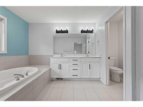 114 Sherwood Mews Nw, Calgary, AB - Indoor Photo Showing Bathroom