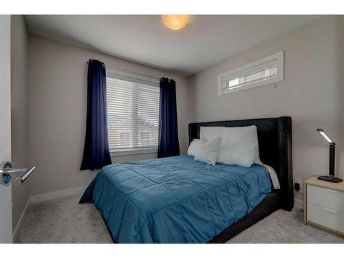 4-2424 30 Street Sw, Calgary, AB - Indoor Photo Showing Bedroom