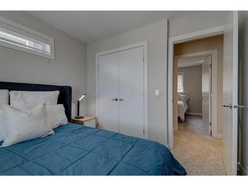4-2424 30 Street Sw, Calgary, AB - Indoor Photo Showing Bedroom