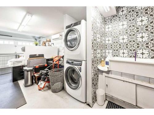 245 Inverness Park Se, Calgary, AB - Indoor Photo Showing Laundry Room