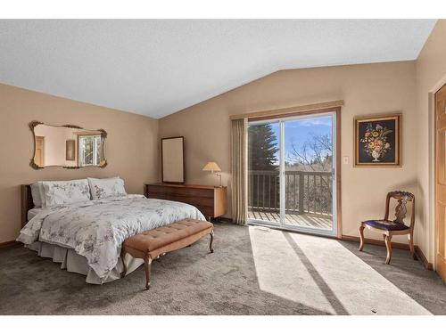 37 Strabane Place Sw, Calgary, AB - Indoor Photo Showing Bedroom