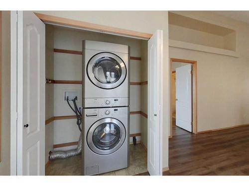 182 Panatella Circle Nw, Calgary, AB - Indoor Photo Showing Laundry Room