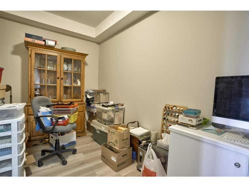 103-15 Everstone Drive Sw, Calgary, AB - Indoor Photo Showing Office