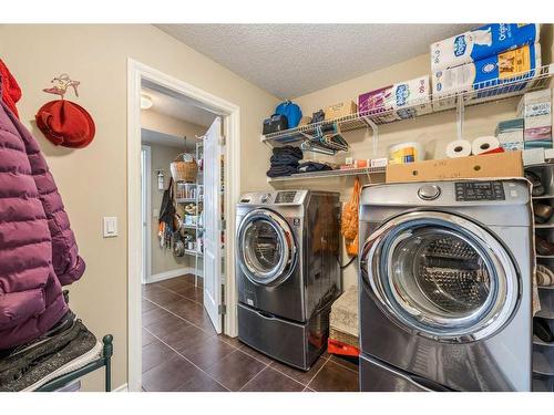 404 Rainbow Falls Way, Chestermere, AB - Indoor Photo Showing Laundry Room