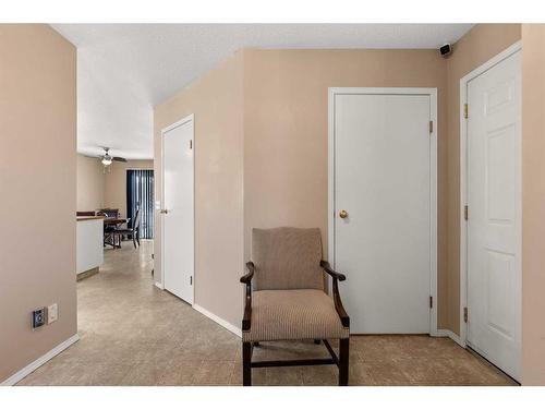 4521 Shannon Drive, Olds, AB - Indoor Photo Showing Other Room