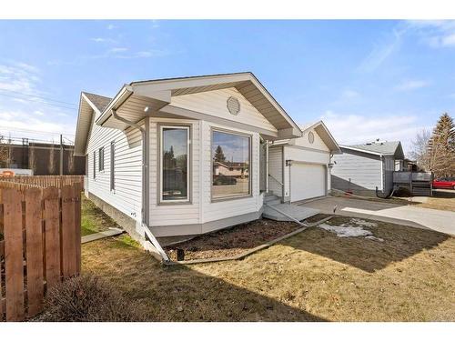 4521 Shannon Drive, Olds, AB - Outdoor