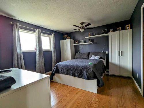 5907 58 Street, Olds, AB - Indoor Photo Showing Bedroom