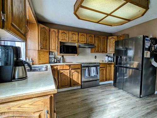 5907 58 Street, Olds, AB - Indoor Photo Showing Kitchen