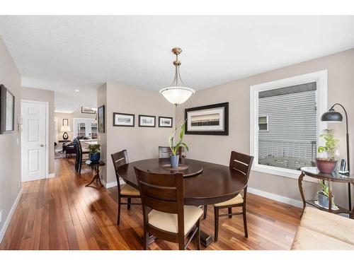 3511 59 Street Nw, Calgary, AB - Indoor Photo Showing Dining Room