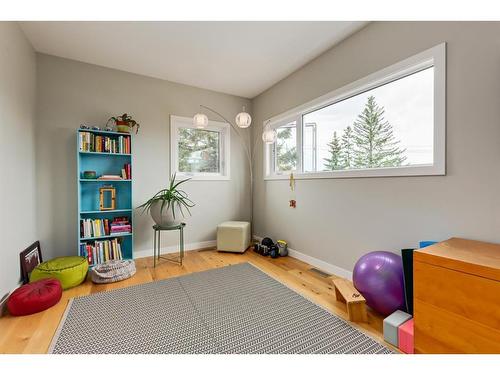 3901 17 Street Sw, Calgary, AB - Indoor Photo Showing Other Room