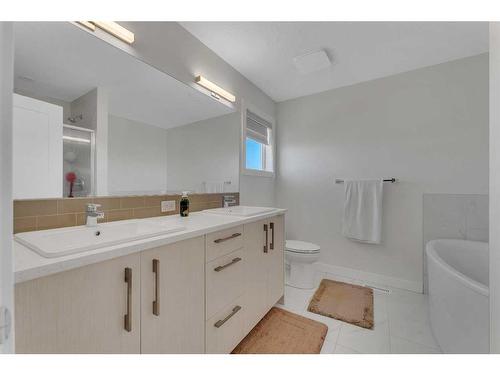 549 Corner Meadows Way Ne, Calgary, AB - Indoor Photo Showing Bathroom