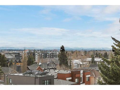2203 30 Avenue Sw, Calgary, AB - Outdoor With View
