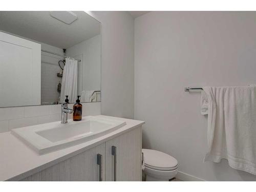 18 Cornerstone Passage Ne, Calgary, AB - Indoor Photo Showing Bathroom