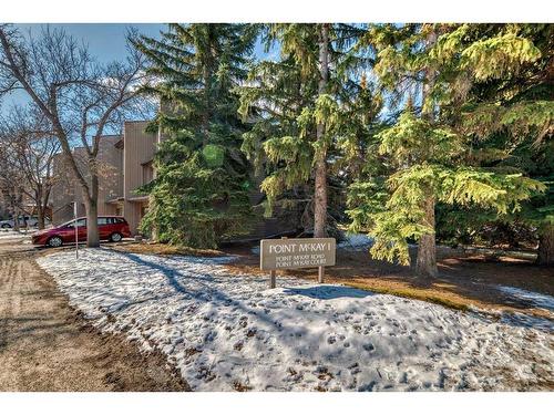 3933 Point Mckay Road Nw, Calgary, AB - Outdoor