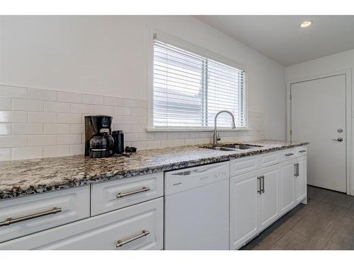 1832 27 Avenue Nw, Calgary, AB - Indoor Photo Showing Kitchen With Double Sink With Upgraded Kitchen
