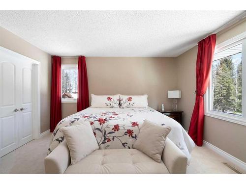 51130 Township Road 232 Road, Bragg Creek, AB - Indoor Photo Showing Bedroom