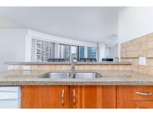603-1088 6 Avenue Sw, Calgary, AB - Indoor Photo Showing Kitchen With Double Sink