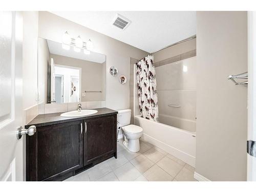 67 Buckskin Way, Cochrane, AB - Indoor Photo Showing Bathroom