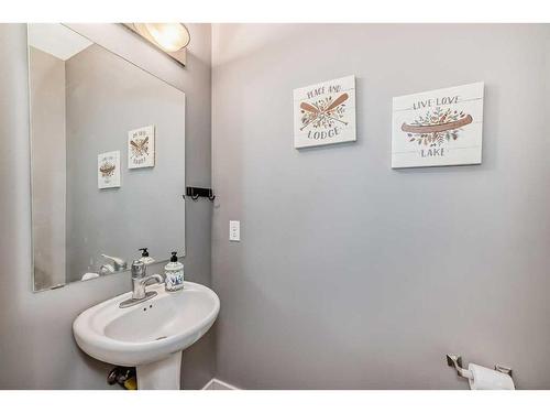 83 Panatella Hill Nw, Calgary, AB - Indoor Photo Showing Bathroom