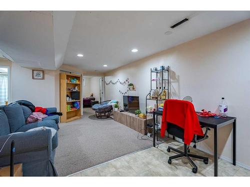 1206 5 Avenue Nw, Calgary, AB - Indoor Photo Showing Other Room