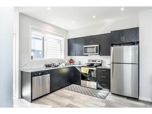 407 Corner Glen Circle Ne, Calgary, AB - Indoor Photo Showing Kitchen With Stainless Steel Kitchen With Upgraded Kitchen