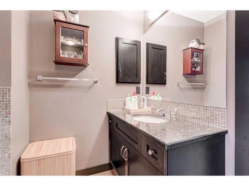 288 Rainbow Falls Drive, Chestermere, AB - Indoor Photo Showing Bathroom