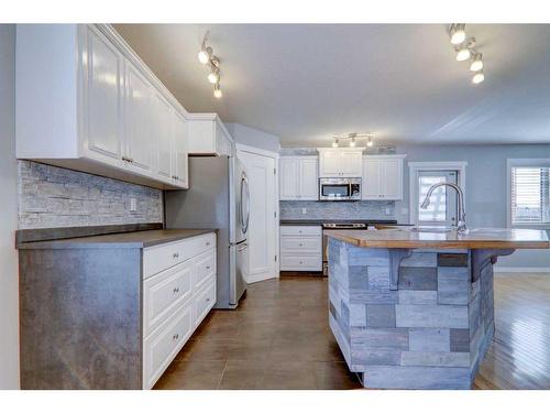 5215 55 Avenue, Eckville, AB - Indoor Photo Showing Kitchen With Stainless Steel Kitchen With Upgraded Kitchen