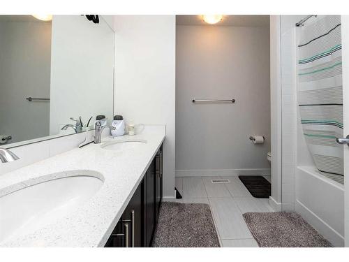 731 Redstone Drive, Calgary, AB - Indoor Photo Showing Bathroom