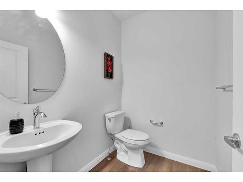 2020 Ravensdun Crescent Se, Airdrie, AB - Indoor Photo Showing Bathroom