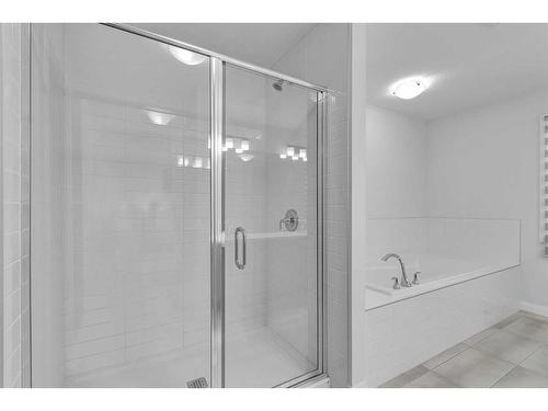 2020 Ravensdun Crescent Se, Airdrie, AB - Indoor Photo Showing Bathroom