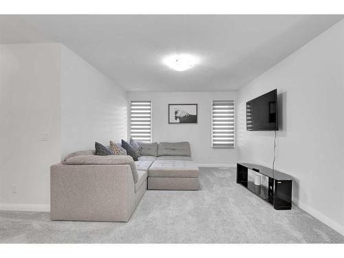 2020 Ravensdun Crescent Se, Airdrie, AB - Indoor Photo Showing Living Room