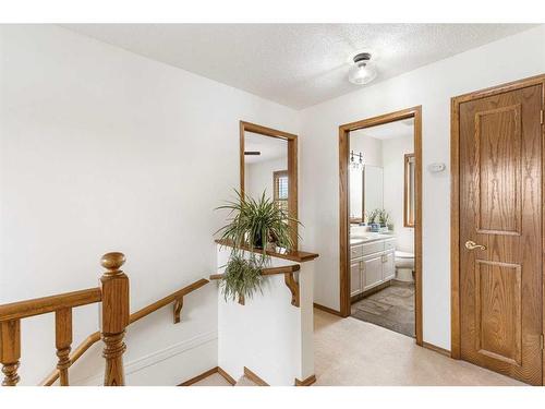 14220 Evergreen Street Sw, Calgary, AB - Indoor Photo Showing Other Room
