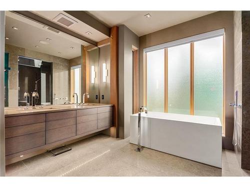 600 Silvertip Road, Canmore, AB - Indoor Photo Showing Bathroom