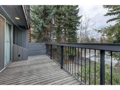 220 Pump Hill Rise Sw, Calgary, AB - Outdoor With Exterior
