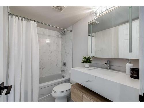 405-225 25 Avenue Sw, Calgary, AB - Indoor Photo Showing Bathroom