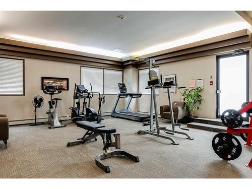 405-225 25 Avenue Sw, Calgary, AB - Indoor Photo Showing Gym Room