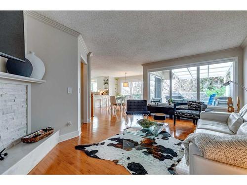 212 Ranch Estates Place Nw, Calgary, AB - Indoor Photo Showing Living Room