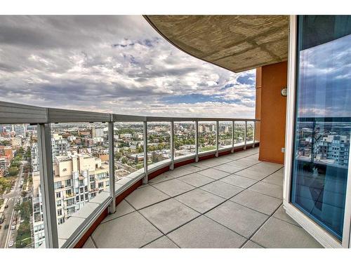 2500-817 15 Avenue Sw, Calgary, AB - Outdoor With View With Exterior
