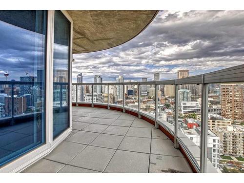 2500-817 15 Avenue Sw, Calgary, AB - Outdoor With View With Exterior