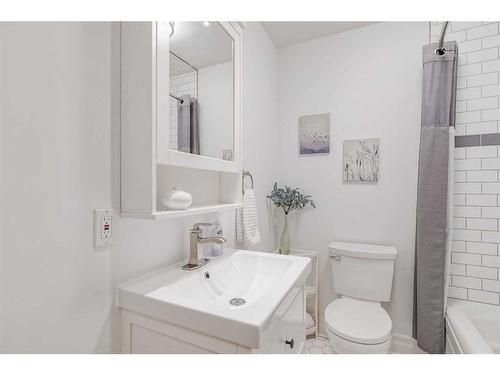 5-330 19 Avenue Sw, Calgary, AB - Indoor Photo Showing Bathroom