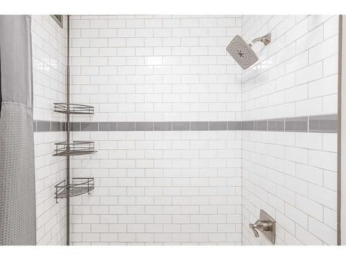 5-330 19 Avenue Sw, Calgary, AB - Indoor Photo Showing Bathroom