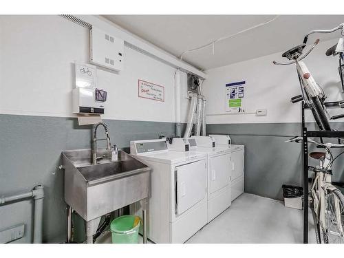 5-330 19 Avenue Sw, Calgary, AB - Indoor Photo Showing Laundry Room