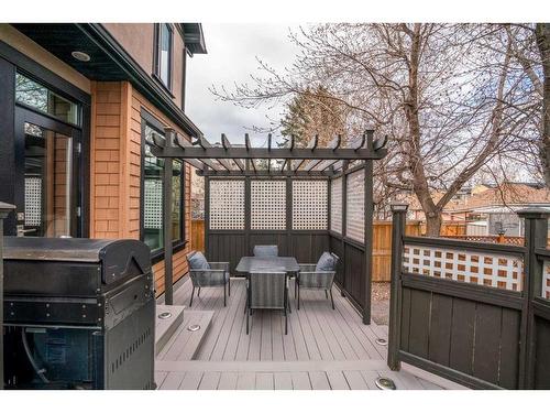 724 14A Street Se, Calgary, AB - Indoor Photo Showing Other Room