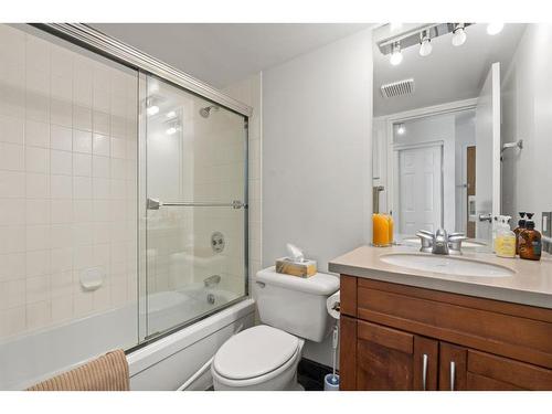 904-1020 14 Avenue Sw, Calgary, AB - Indoor Photo Showing Bathroom