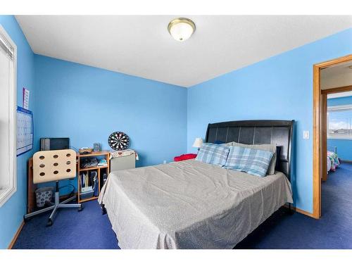 166 Cramond Circle Se, Calgary, AB - Indoor Photo Showing Bedroom