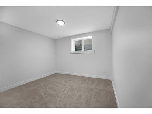 908 87 Avenue Sw, Calgary, AB - Indoor Photo Showing Other Room