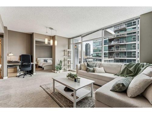 507-215 13 Avenue Sw, Calgary, AB - Indoor Photo Showing Living Room