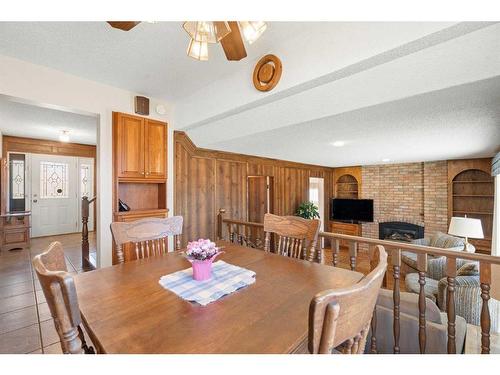 239 Parkland Crescent Se, Calgary, AB - Indoor Photo Showing Dining Room